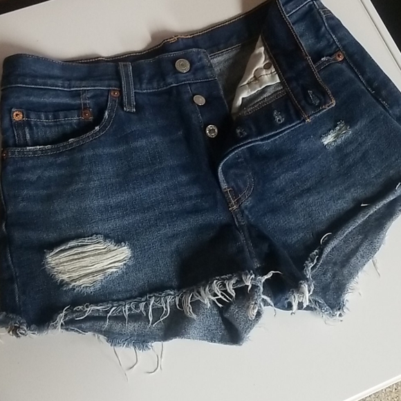 LIKE NEW! Levis 501 Cutoff Jean Shorts - Picture 11 of 11